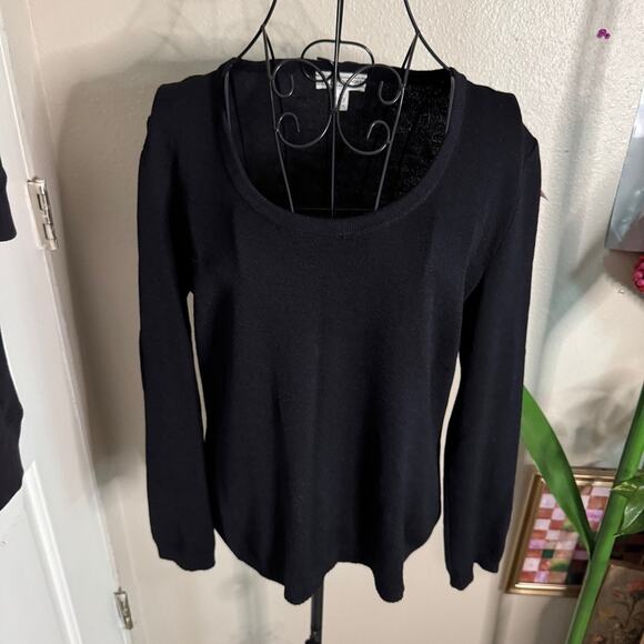 St. John Sport Round Neck Long Sleeve Knit Top sz M - Picture 4 of 9